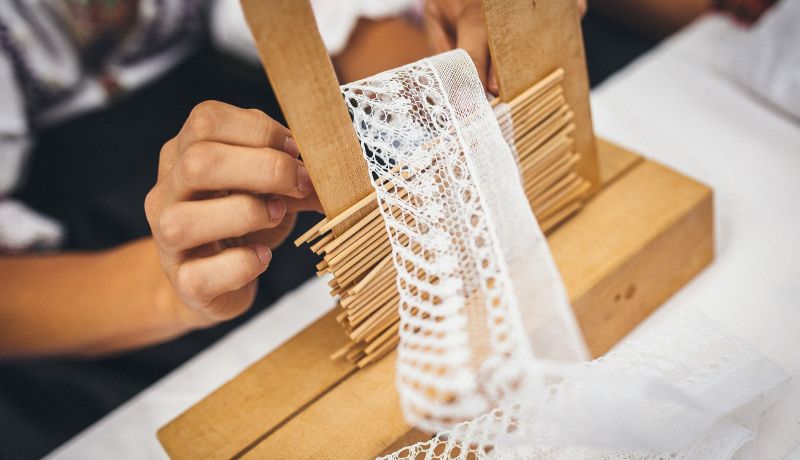 Nádvorie čarovných nití